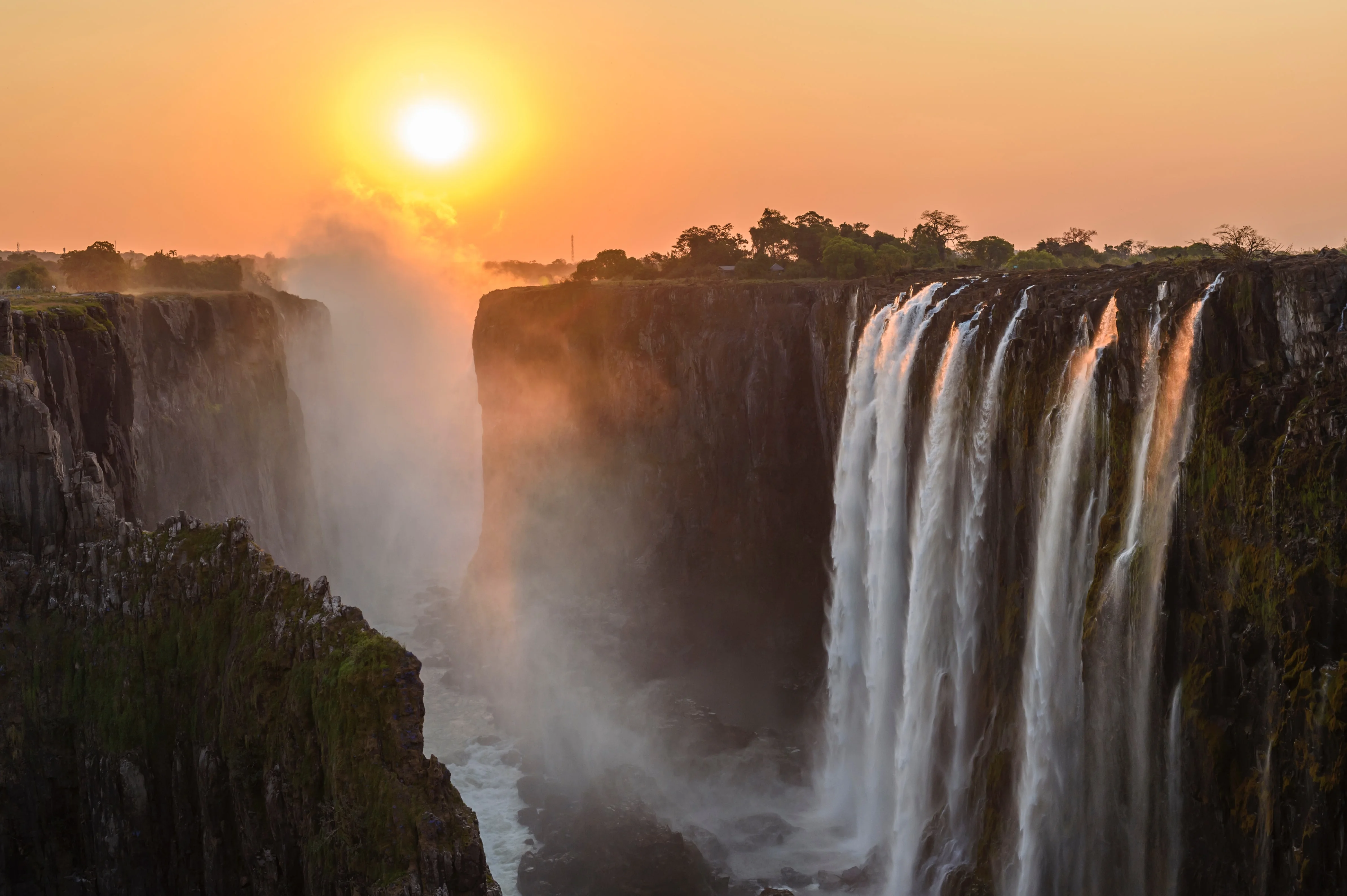 Day 1: Arrival | Airport Pick up  | Zambezi River Cruise
